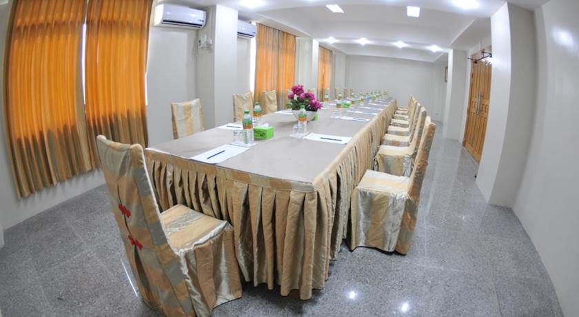 Shwe Phyu Hotel Mandalay Buitenkant foto