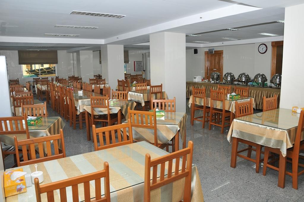 Shwe Phyu Hotel Mandalay Buitenkant foto