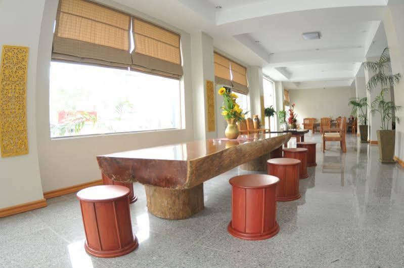 Shwe Phyu Hotel Mandalay Buitenkant foto