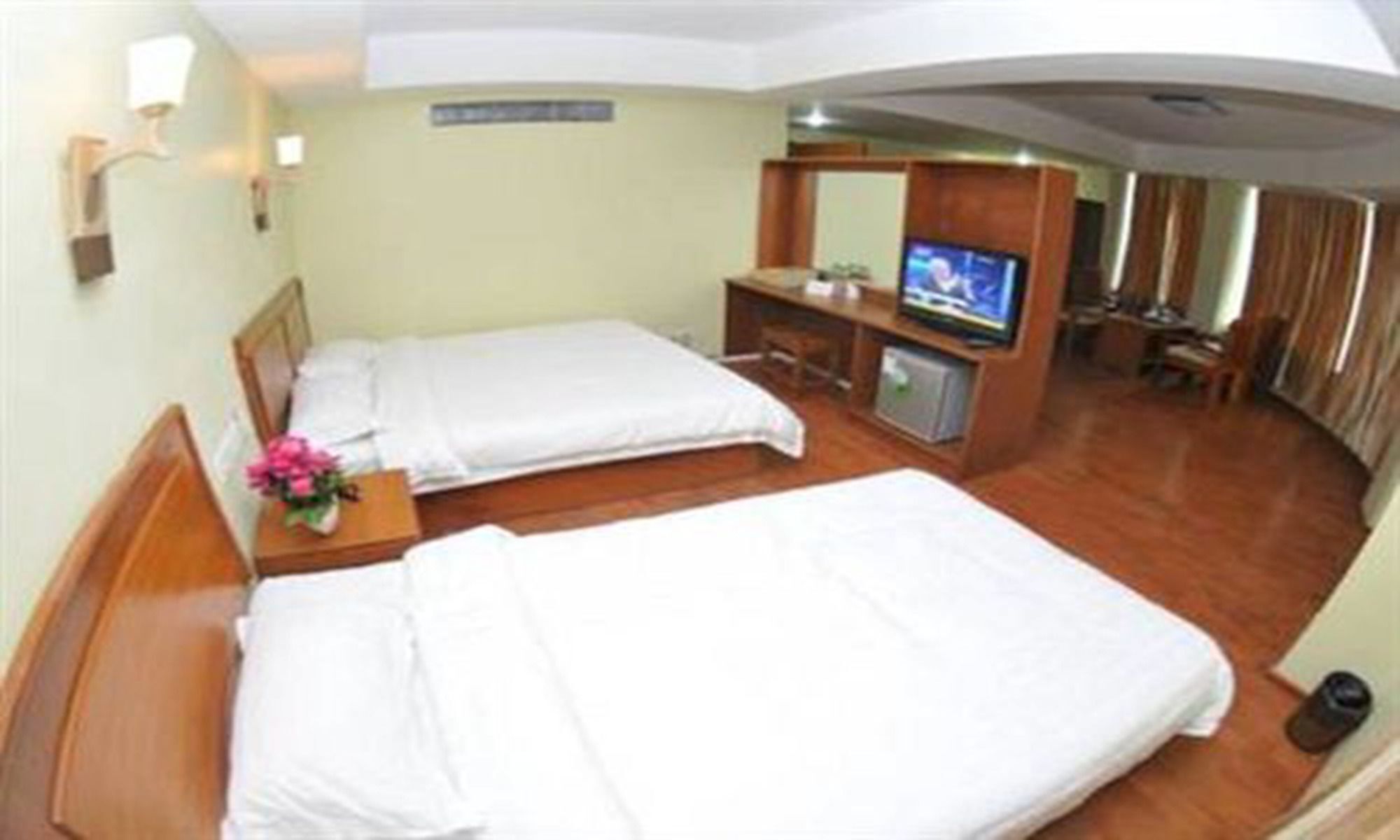 Shwe Phyu Hotel Mandalay Buitenkant foto