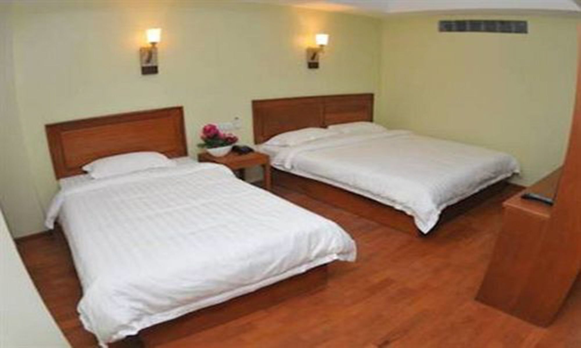 Shwe Phyu Hotel Mandalay Buitenkant foto