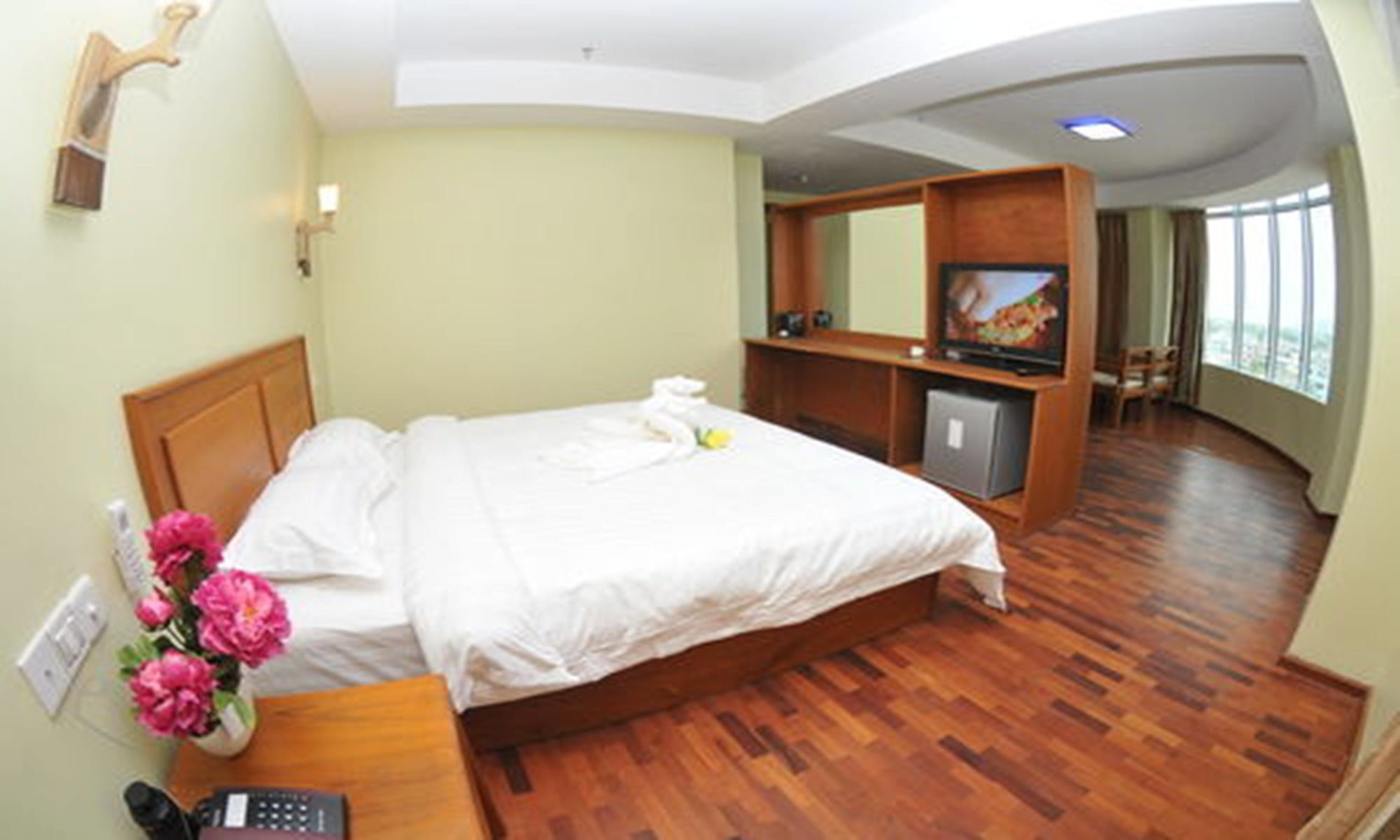 Shwe Phyu Hotel Mandalay Buitenkant foto