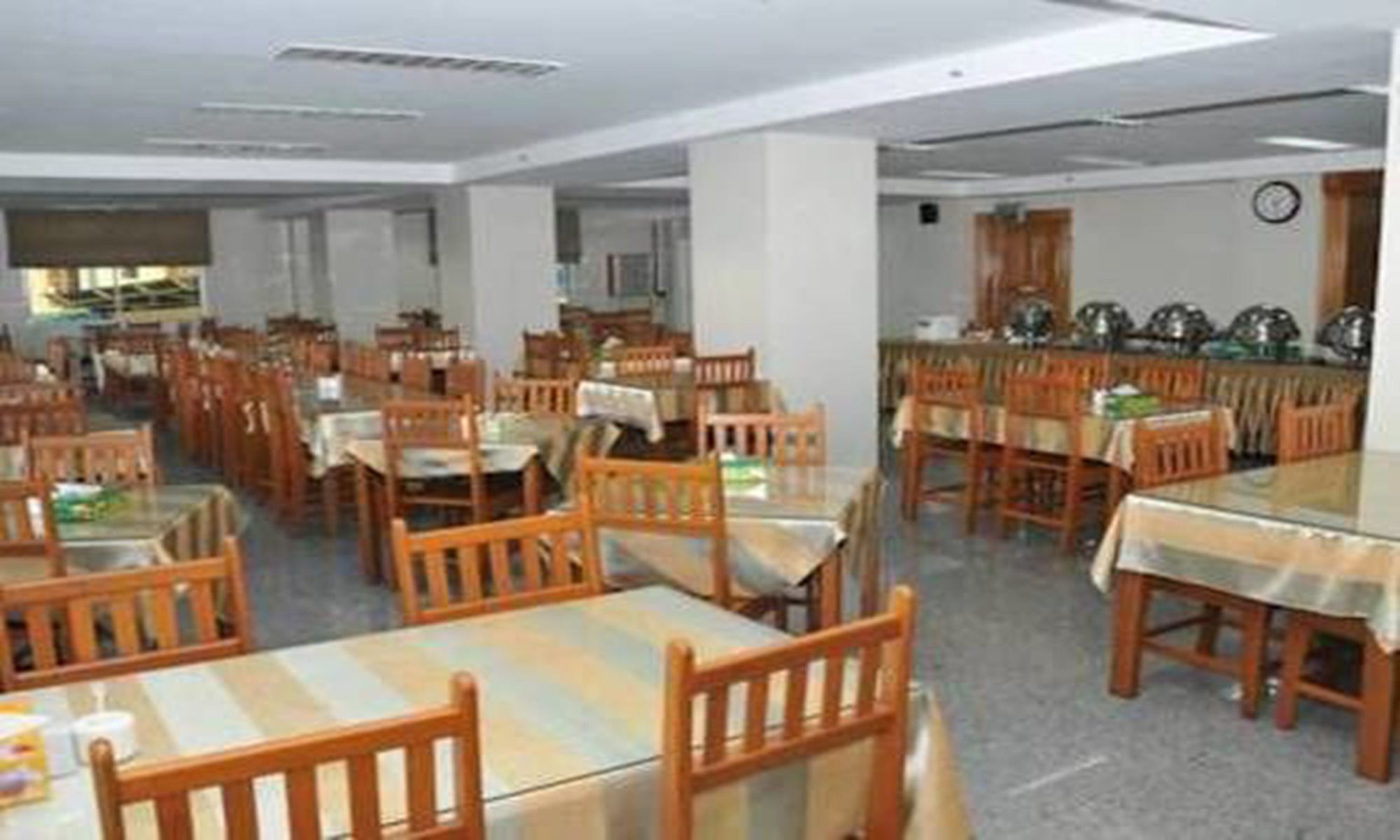 Shwe Phyu Hotel Mandalay Buitenkant foto