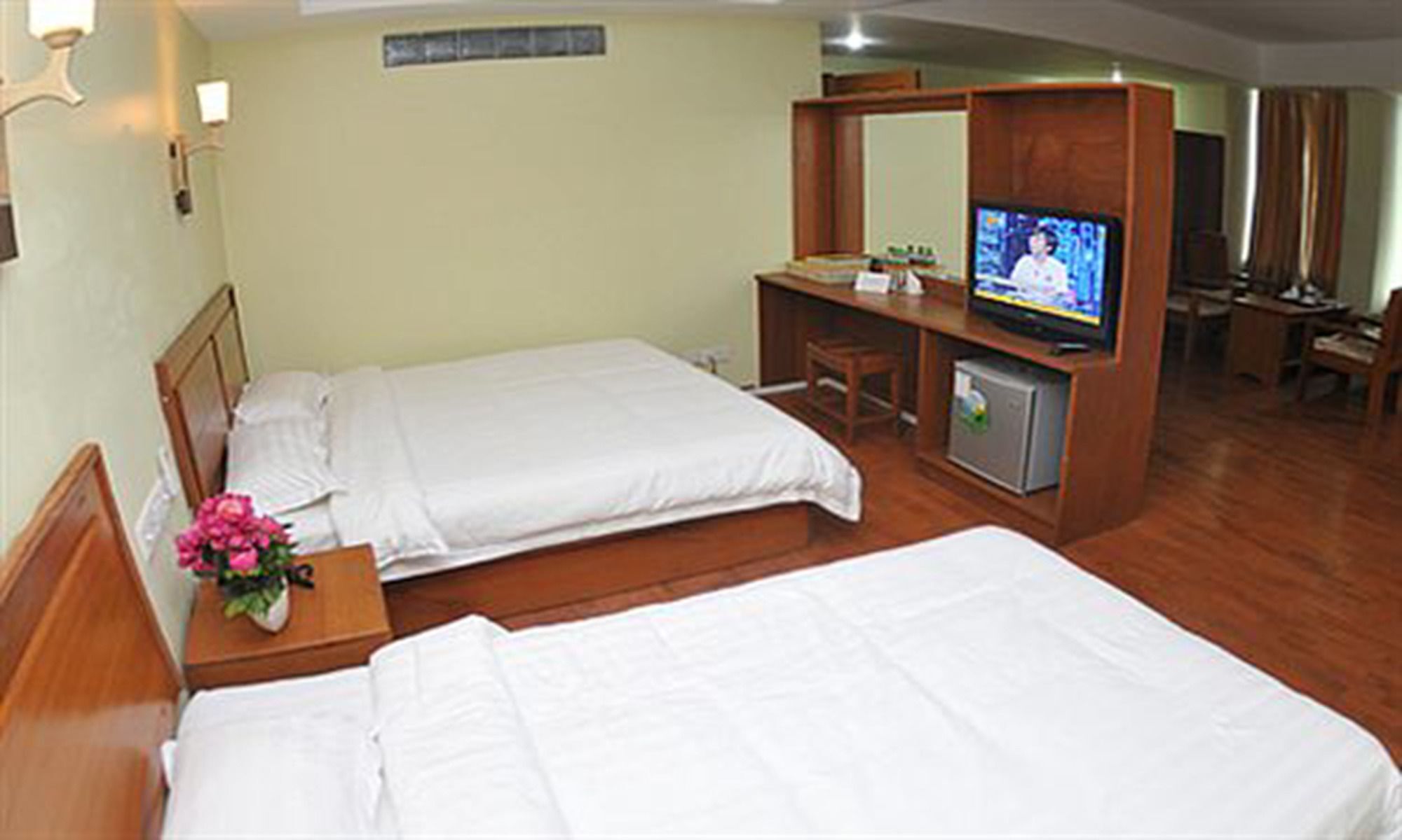 Shwe Phyu Hotel Mandalay Buitenkant foto