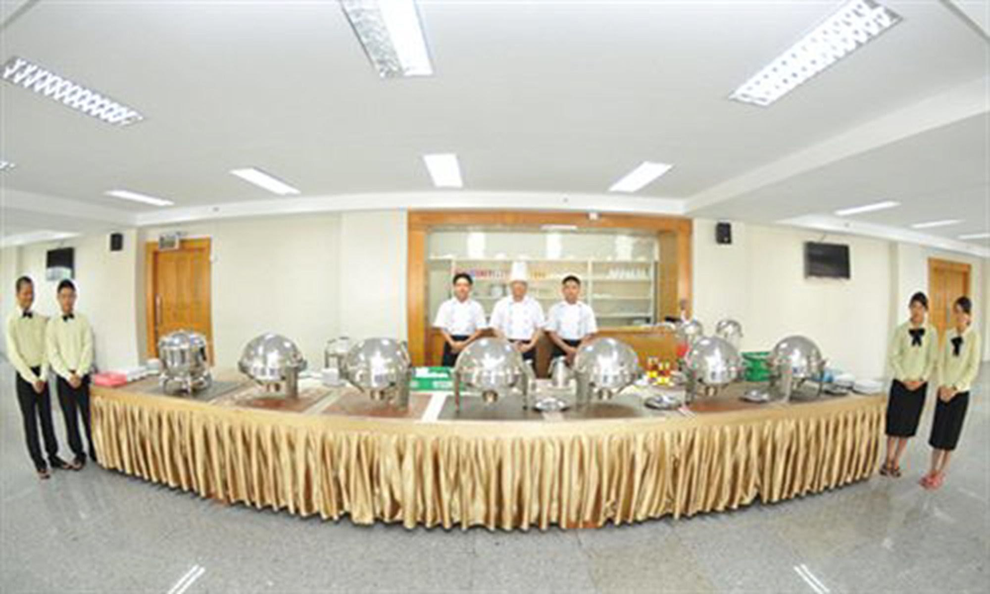 Shwe Phyu Hotel Mandalay Buitenkant foto