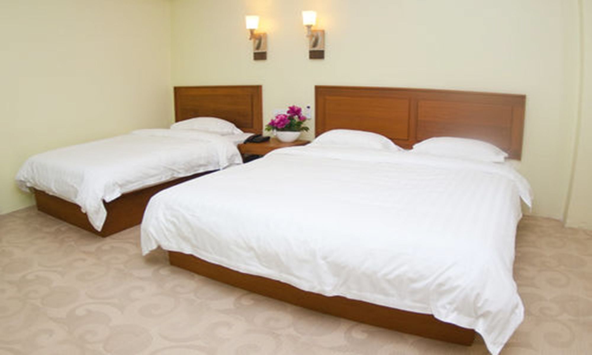 Shwe Phyu Hotel Mandalay Buitenkant foto
